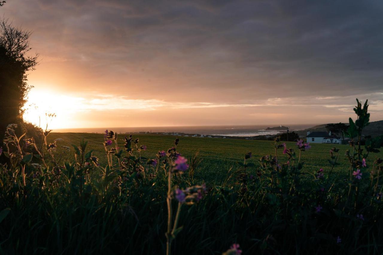Spacious Sea-View Apt. Overlooking St Ives Bay Gwithian Exterior foto
